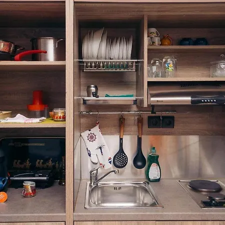 Oniropagida Apollonia